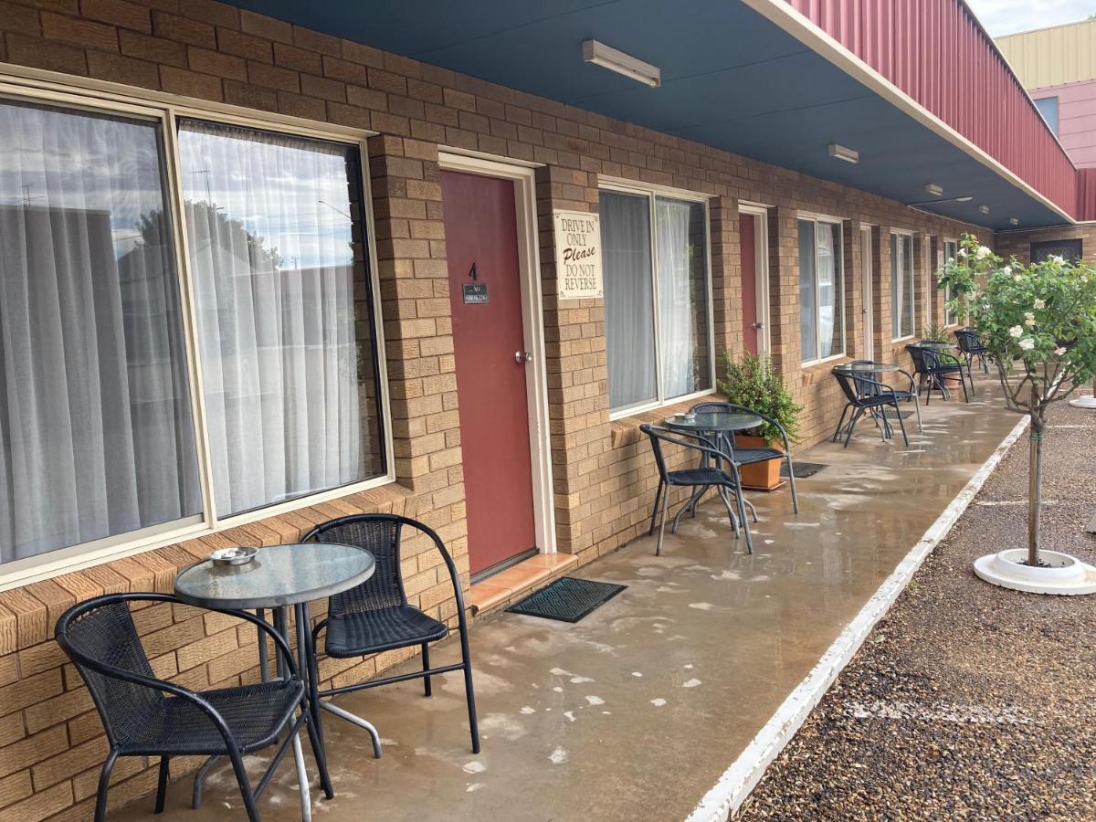 نارانديرا Camellia Motel المظهر الخارجي الصورة