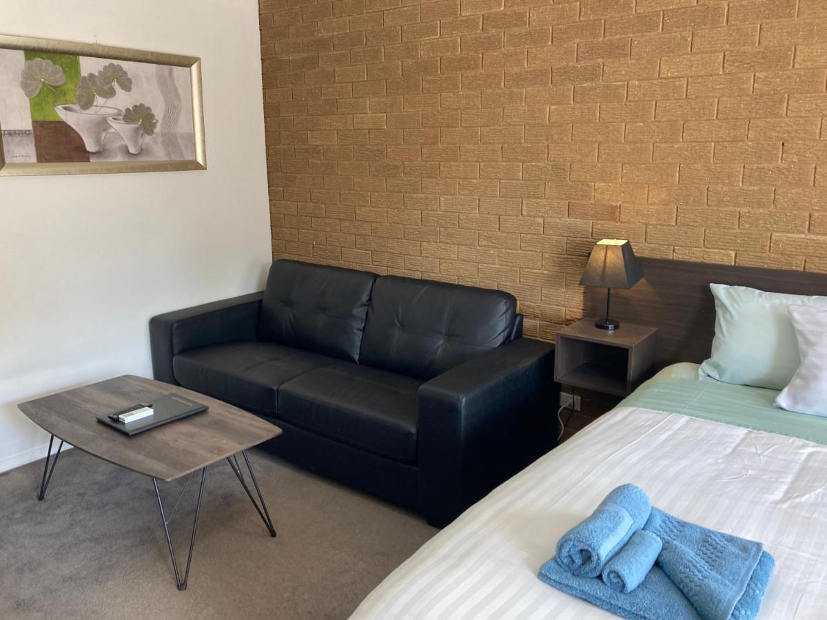 نارانديرا Camellia Motel المظهر الخارجي الصورة