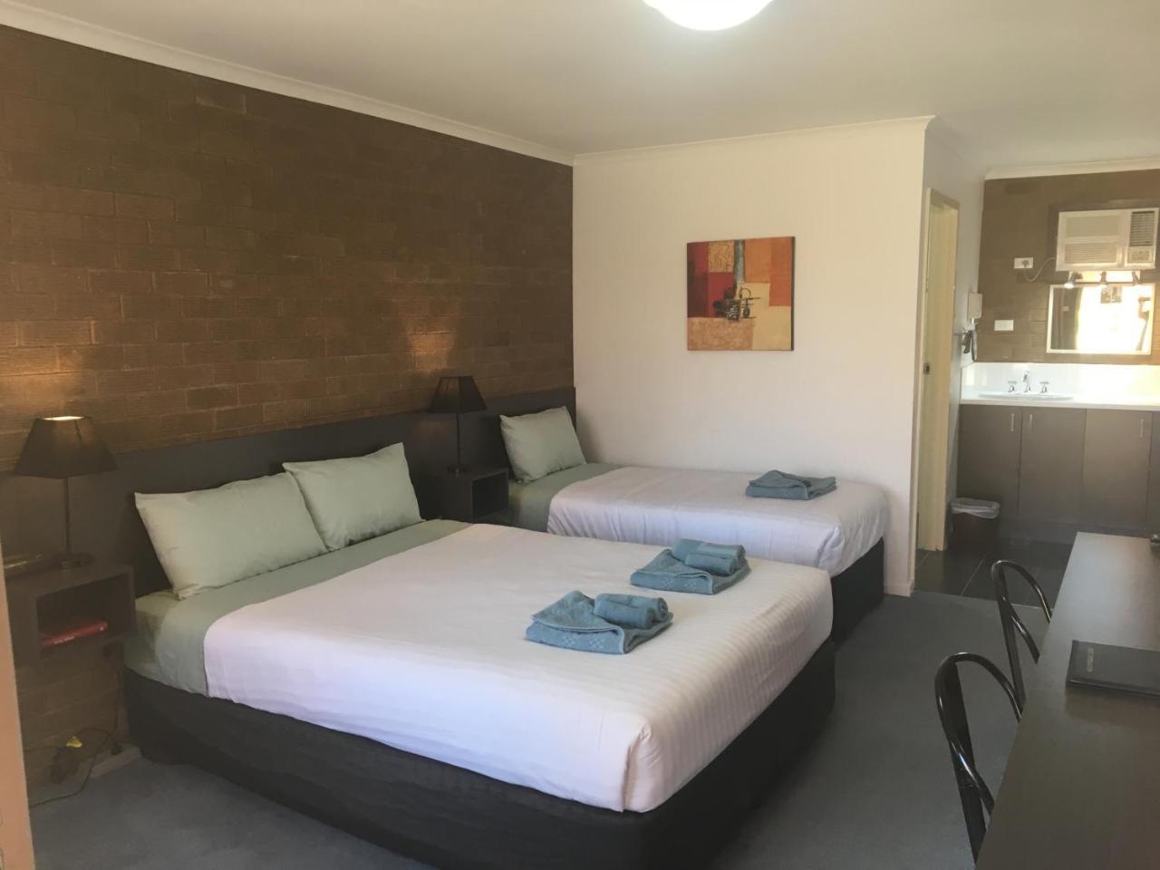 نارانديرا Camellia Motel المظهر الخارجي الصورة