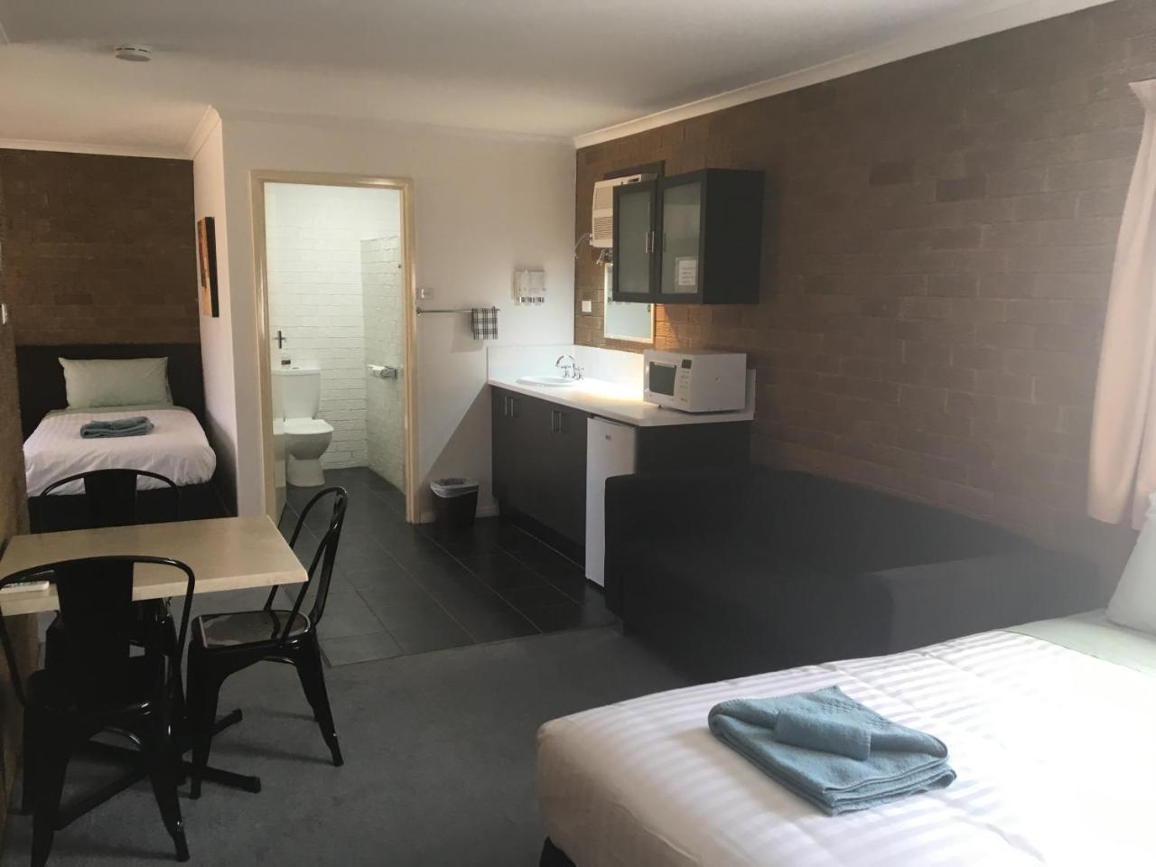 نارانديرا Camellia Motel المظهر الخارجي الصورة
